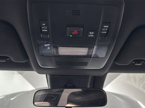 Used 2020 Lexus UX 250h image 11