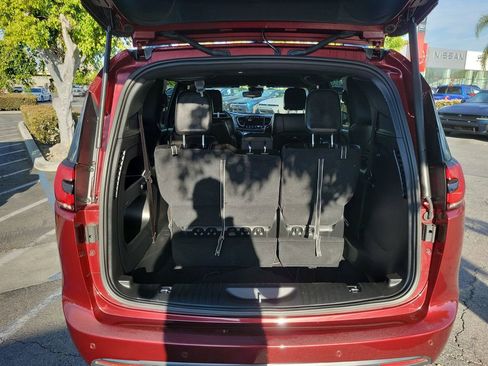 Used 2023 Chrysler Pacifica Touring-L w/ S Appearance Package image 22