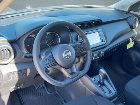 New 2025 Nissan Kicks S image 4