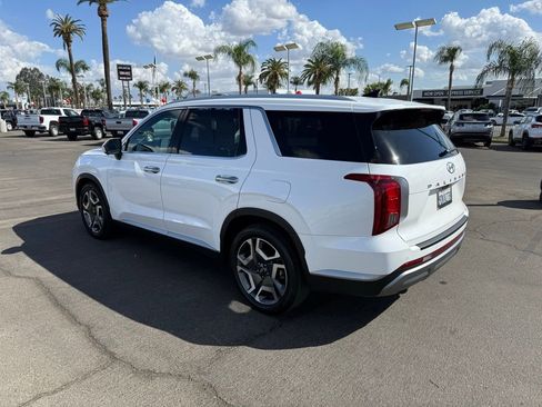 Used 2023 Hyundai Palisade SEL w/ Premium Package image 4