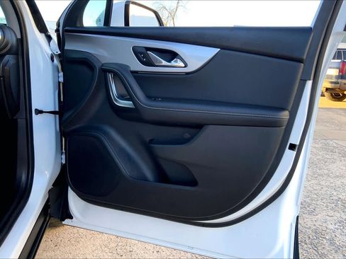 Used 2025 Chevrolet Blazer LT image 19