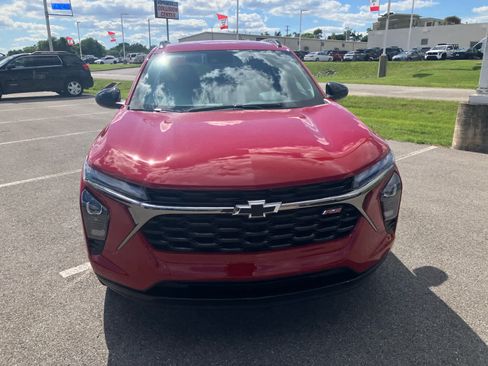 New 2026 Chevrolet Trax RS w/ Driver Confidence Package FWD image 2
