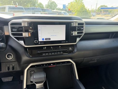 Used 2022 Toyota Tundra SR5 AWD/4WD image 17