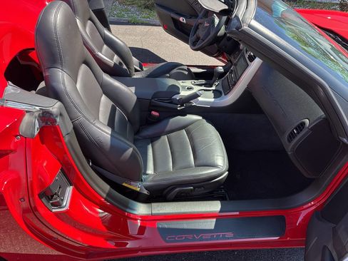 Used 2005 Chevrolet Corvette Convertible w/ Preferred Equipment Group image 17