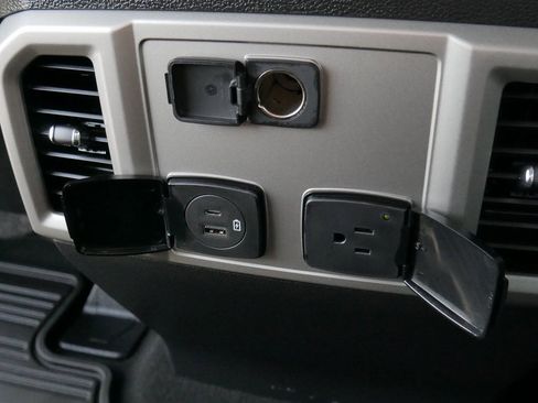 Used 2021 Ford F250 Lariat w/ Chrome Package image 38