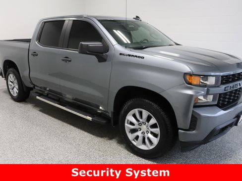 Used 2021 Chevrolet Silverado 1500 Custom w/ LPO, Dark Essentials Package image 4