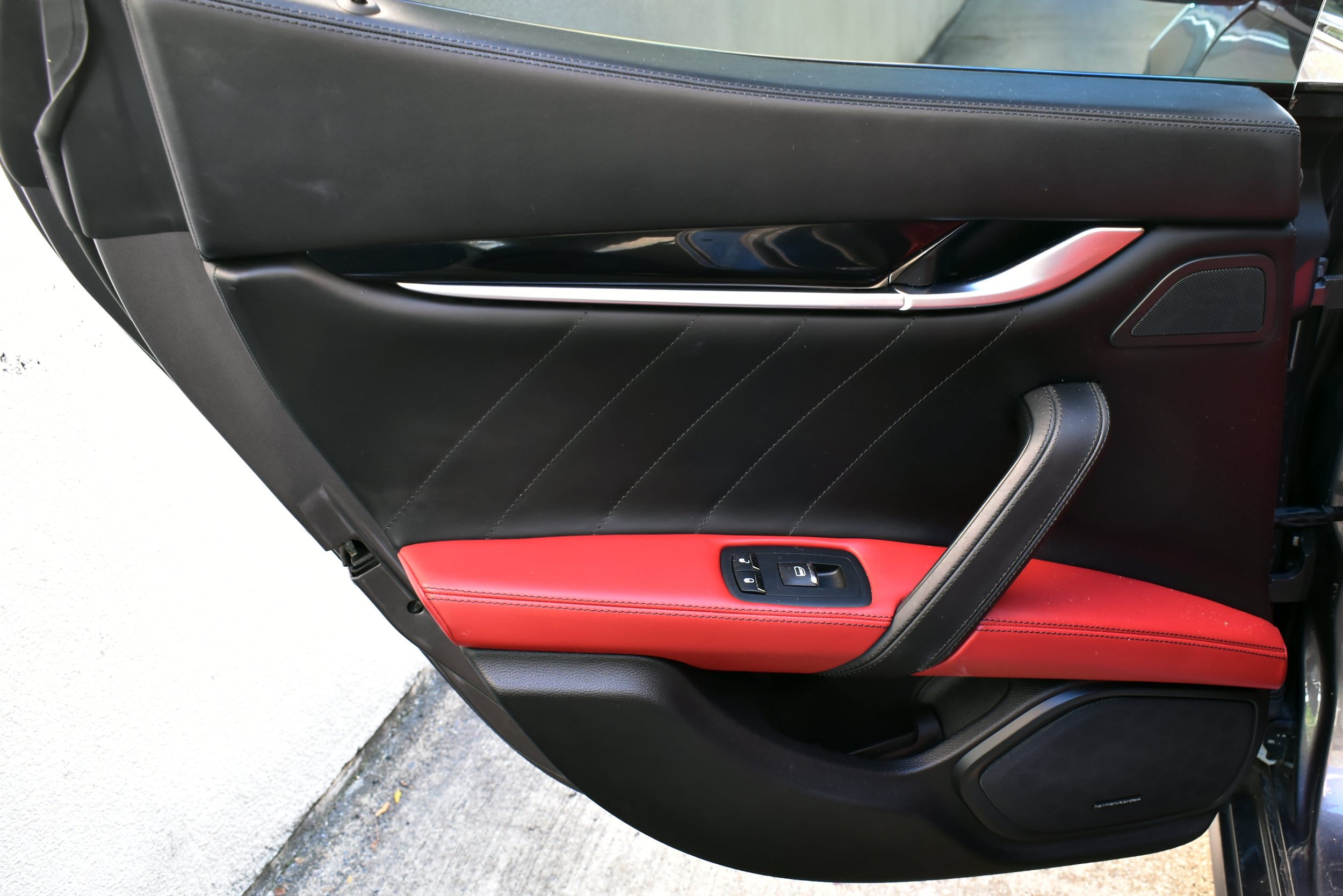 Used 2019 Maserati Ghibli S RWD image 22