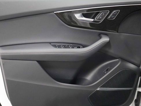 Used 2025 Audi Q8 Premium Plus w/ Premium Plus Package image 16