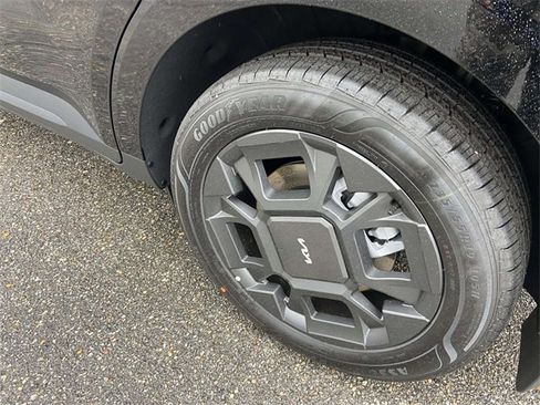 New 2026 Kia Carnival EX image 7