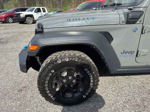 Used 2023 Jeep Wrangler Unlimited w/ Sun & Screen Package image 6