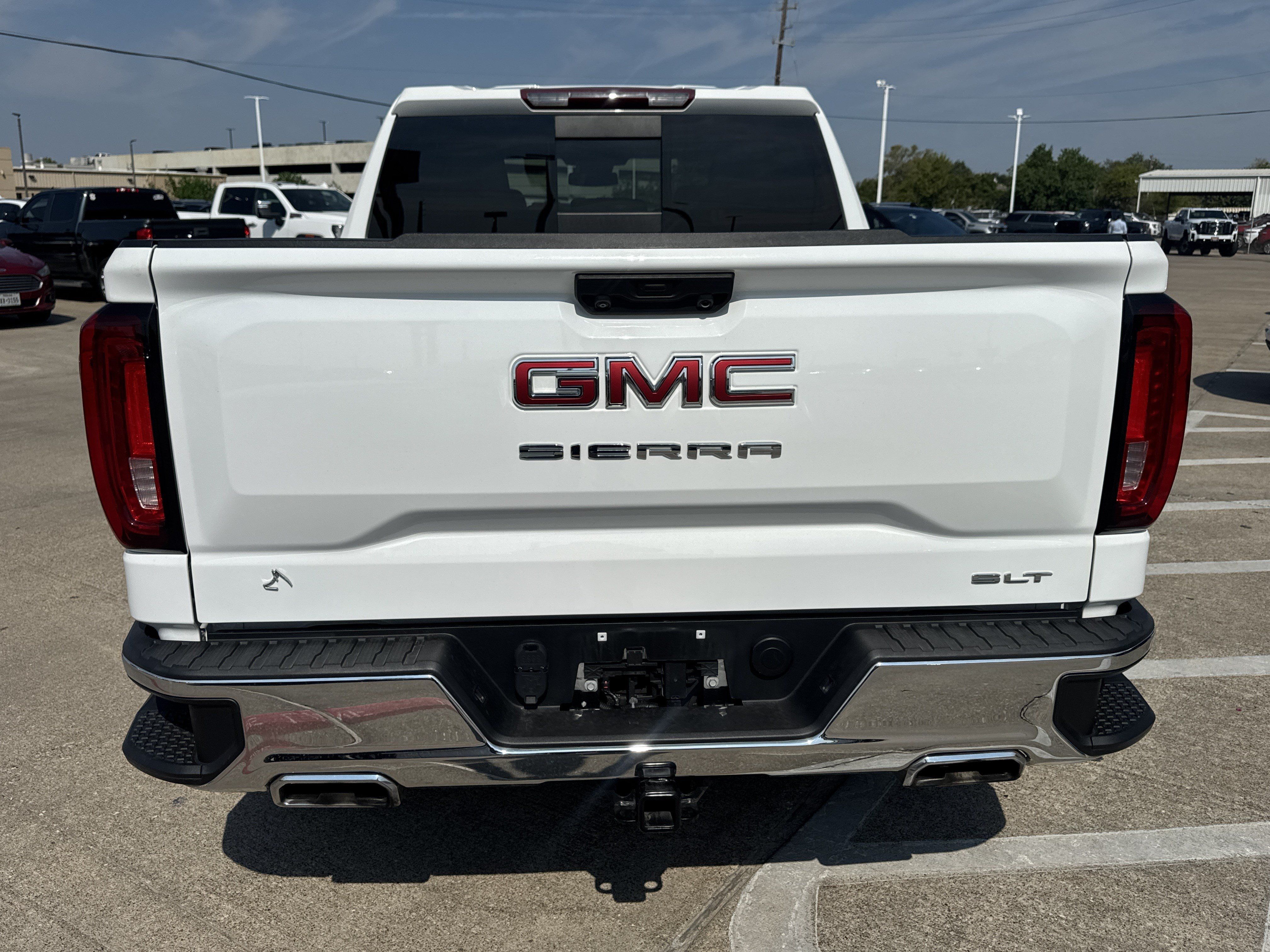 Used 2023 GMC Sierra 1500 SLT w/ SLT Premium Package AWD/4WD image 11