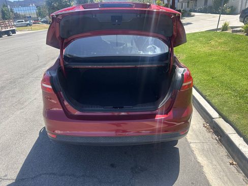 Used 2017 Ford Focus SE FWD image 10
