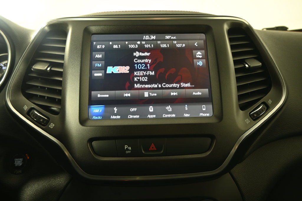 Used 2019 Jeep Cherokee Trailhawk AWD/4WD image 27