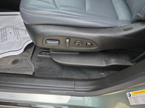 Used 2022 Buick Enclave Premium FWD image 12