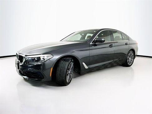 Used 2019 BMW 530i xDrive image 2