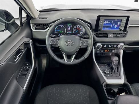 Used 2021 Toyota RAV4 XLE w/ Convenience Package image 21