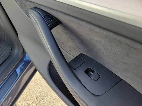 Used 2023 Tesla Model Y Long Range image 11