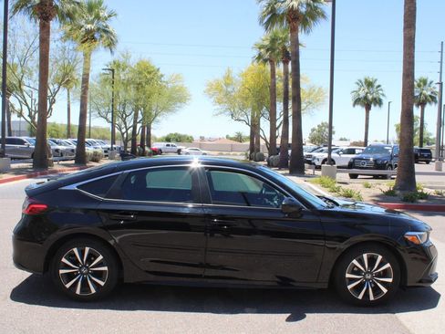 Used 2024 Honda Civic EX-L image 6