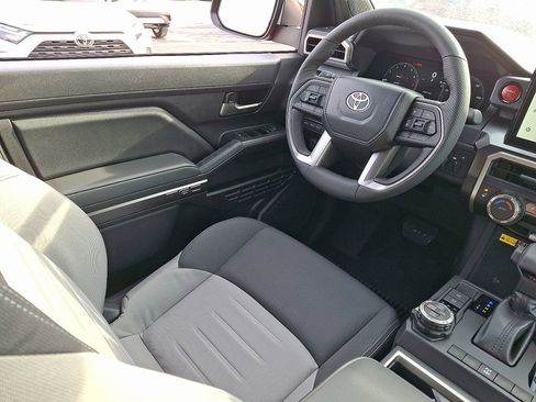 New 2025 Toyota Tacoma TRD Off-Road AWD/4WD image 9