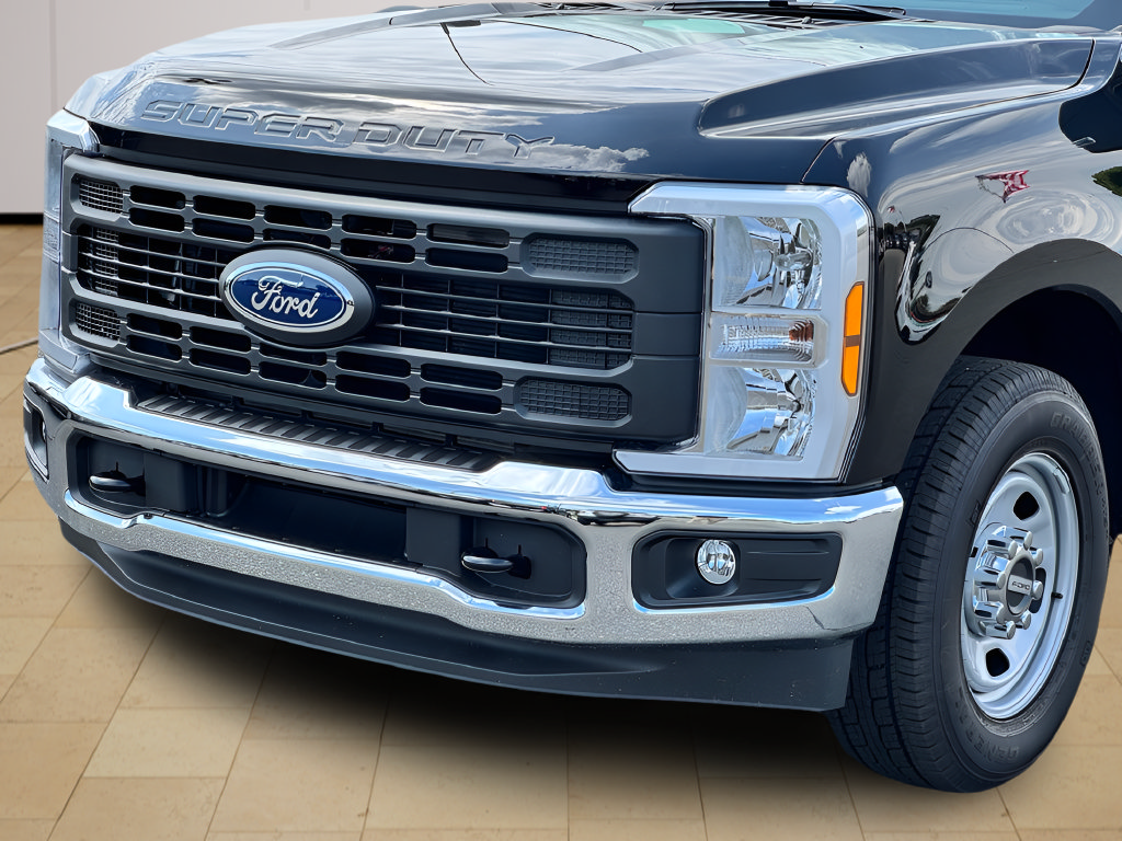 Used 2025 Ford F350 XL w/ XL Chrome Package RWD image 13