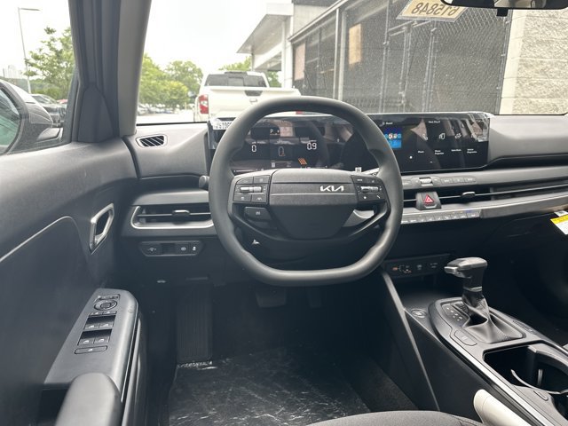 New 2026 Kia K4 FWD image 16