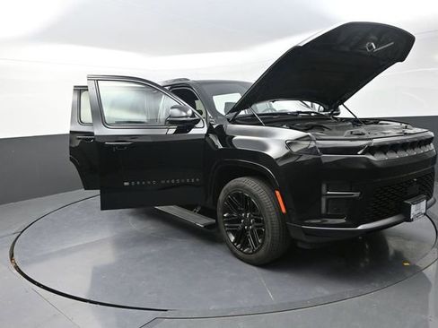 New 2026 Jeep Grand Wagoneer Limited AWD/4WD image 30
