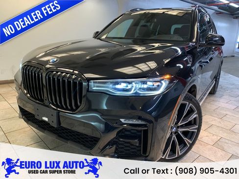 Used 2022 BMW X7 xDrive40i w/ M Sport Package AWD/4WD image 1