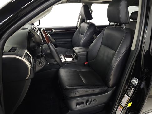 Used 2018 Lexus GX 460 Premium w/ Premium Package image 14