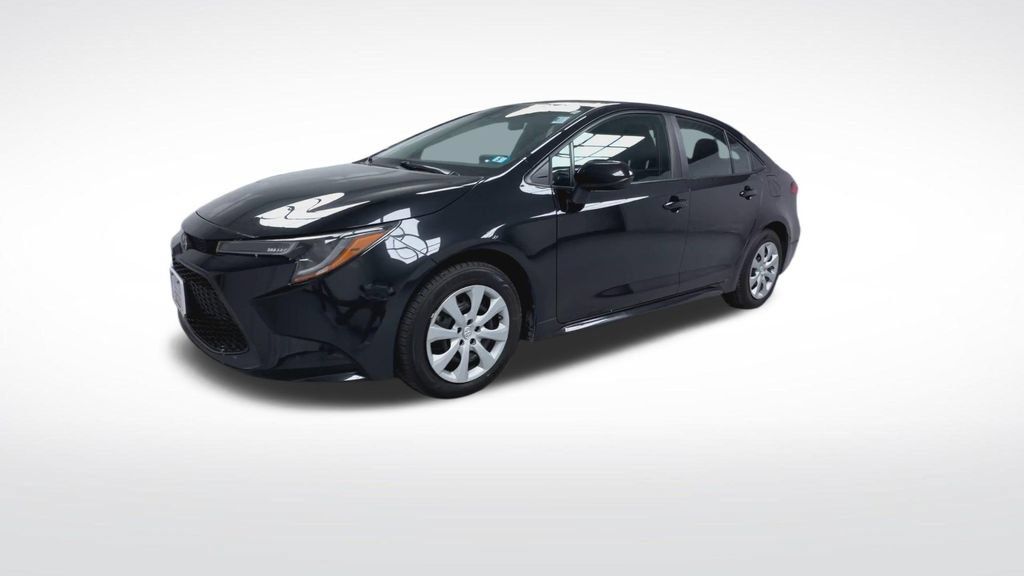 Certified 2021 Toyota Corolla LE w/ Carpet Mat Package (TMS) FWD image 5
