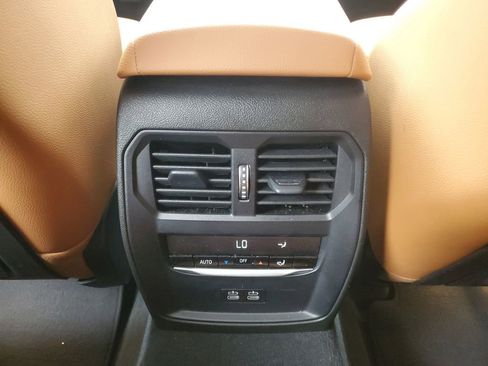 Used 2023 BMW 330i Sedan w/ Convenience Package image 9