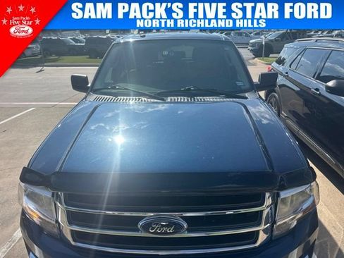 Used 2017 Ford Expedition XLT w/ Equipment Group 202A RWD image 2