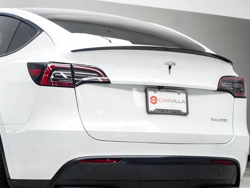 Used 2023 Tesla Model Y Performance AWD/4WD image 14