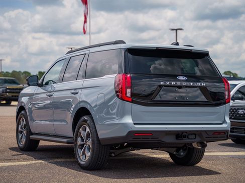 New 2027 Ford Expedition Active RWD image 4
