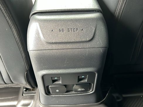 Used 2023 Ford Bronco Wildtrak AWD/4WD image 14