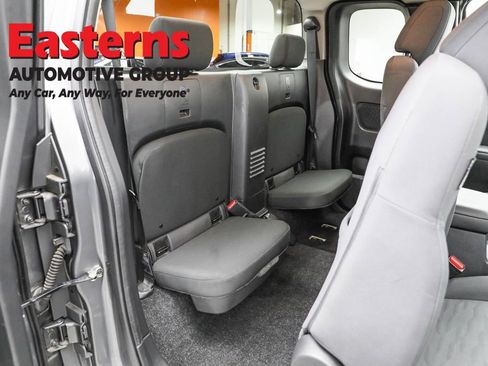 Used 2022 Nissan Frontier S image 21