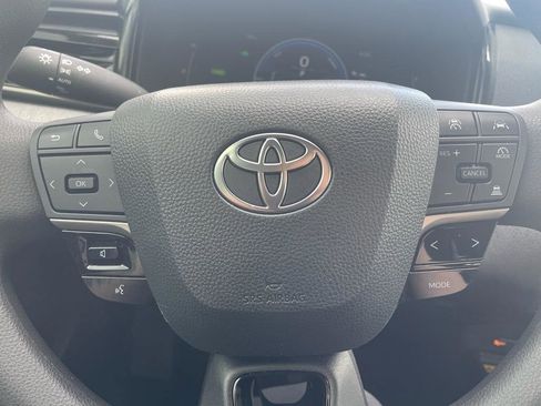 Used 2026 Toyota Camry LE w/ Convenience Package image 8