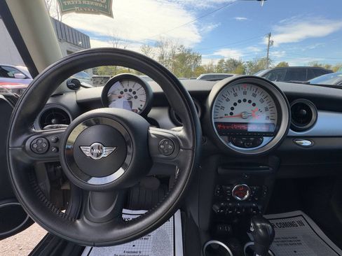 Used 2013 MINI Cooper Hardtop image 16