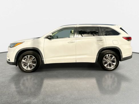 Used 2015 Toyota Highlander XLE FWD image 4