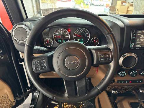 Used 2015 Jeep Wrangler Sahara w/ Dual Top Group AWD/4WD image 16