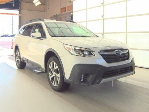 Used 2020 Subaru Outback Limited image 2