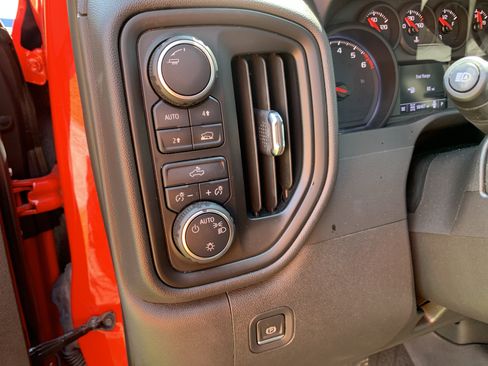 Used 2023 Chevrolet Silverado 1500 Custom AWD/4WD image 13