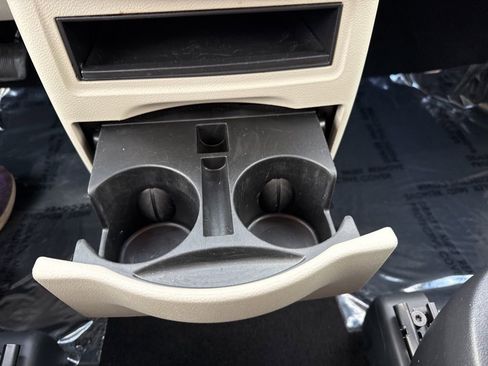 Used 2019 Dodge Grand Caravan SE w/ UConnect Hands-Free Group image 20