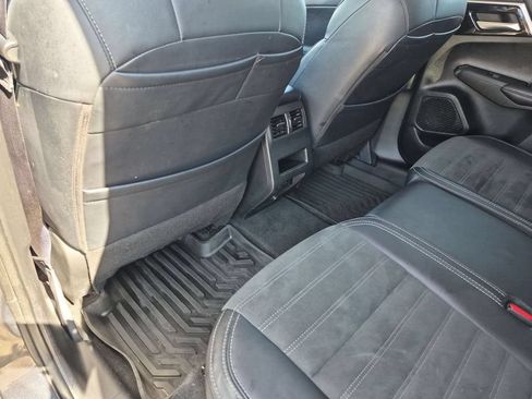 Used 2024 Mitsubishi Outlander SE FWD image 27