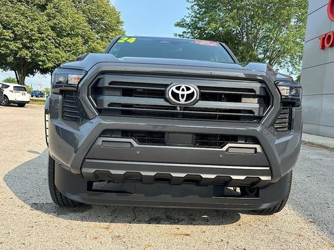 Certified 2024 Toyota Tacoma SR w/ SR Upgrade Package AWD/4WD image 9
