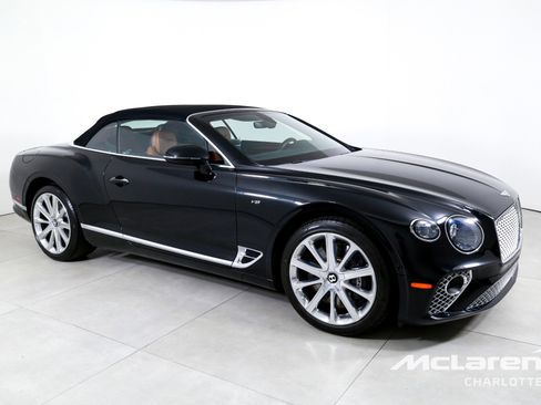Used 2021 Bentley Continental GT image 3