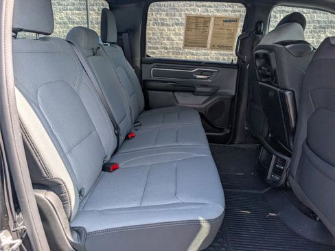 Used 2022 RAM 1500 Big Horn AWD/4WD image 12