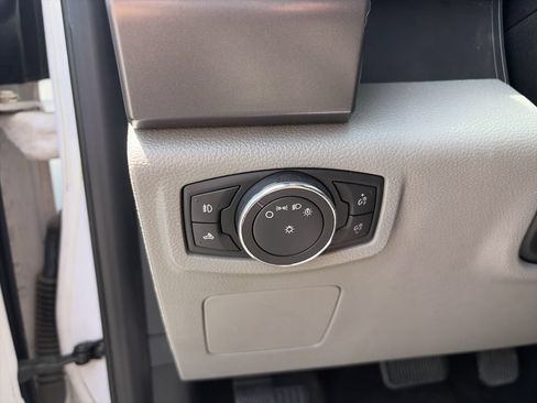 Used 2015 Ford F150 XLT RWD image 20