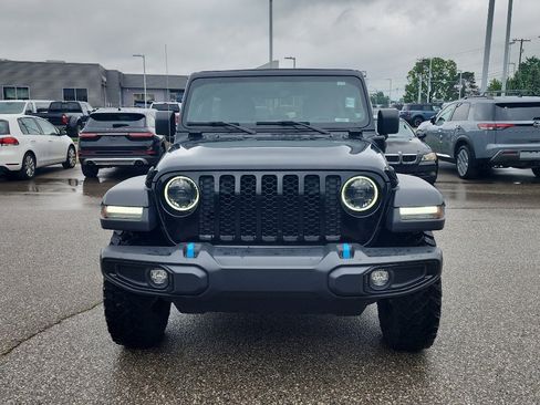 Used 2023 Jeep Wrangler Unlimited w/ Sun & Screen Package AWD/4WD image 2
