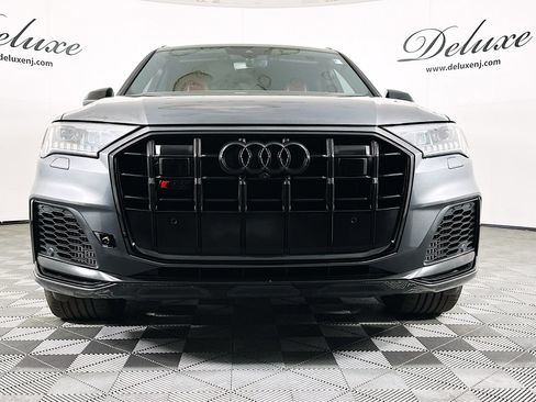 Used 2020 Audi SQ7 Premium Plus w/ Driver Assistance Package image 2