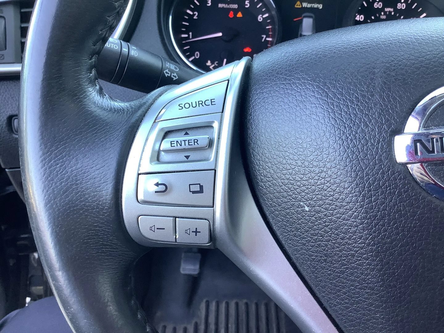 Used 2015 Nissan Rogue SL w/ SL Premium Package AWD/4WD image 26